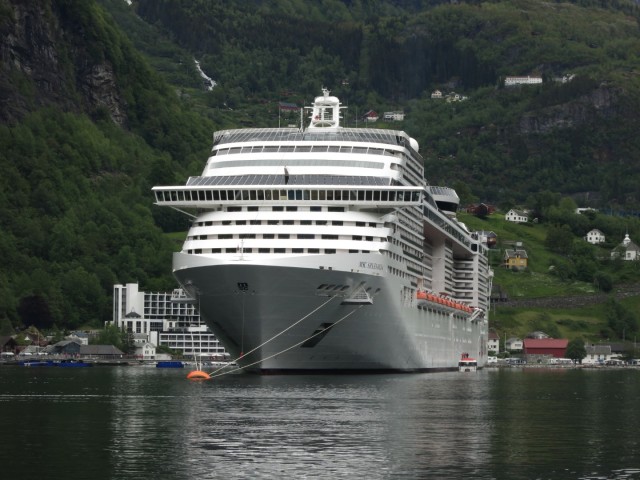 Hurtigruten_2015-06-18_13-37